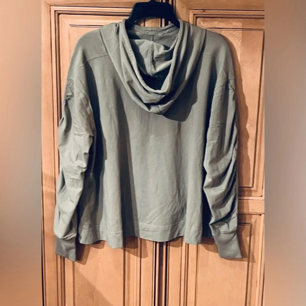 NWOT Free People Hot Shot Hooded Layer